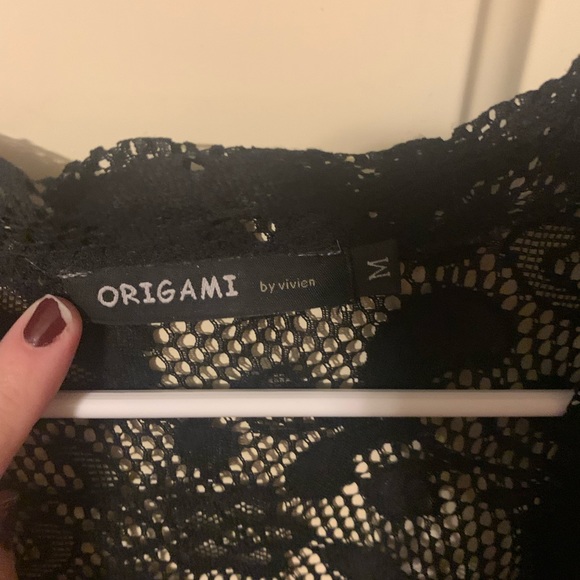 Black lace over - Picture 3 of 3